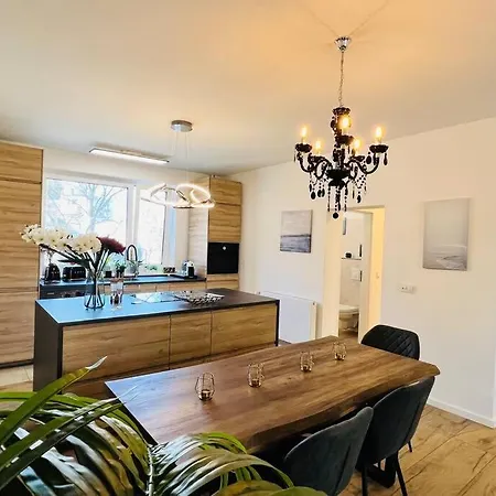 Designer 3 With Terrace & Parking *