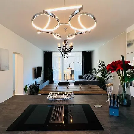 Designer 3 With Terrace & Parking *