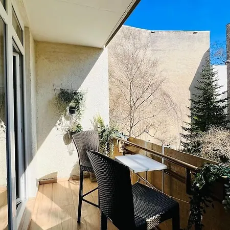 Apartment Designer 3 With Terrace & Parking *