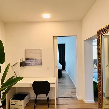 Designer 3 With Terrace & Parking *